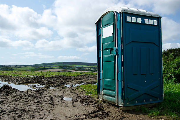 Best Portable Toilet Waste Disposal  in Hialeah, FL